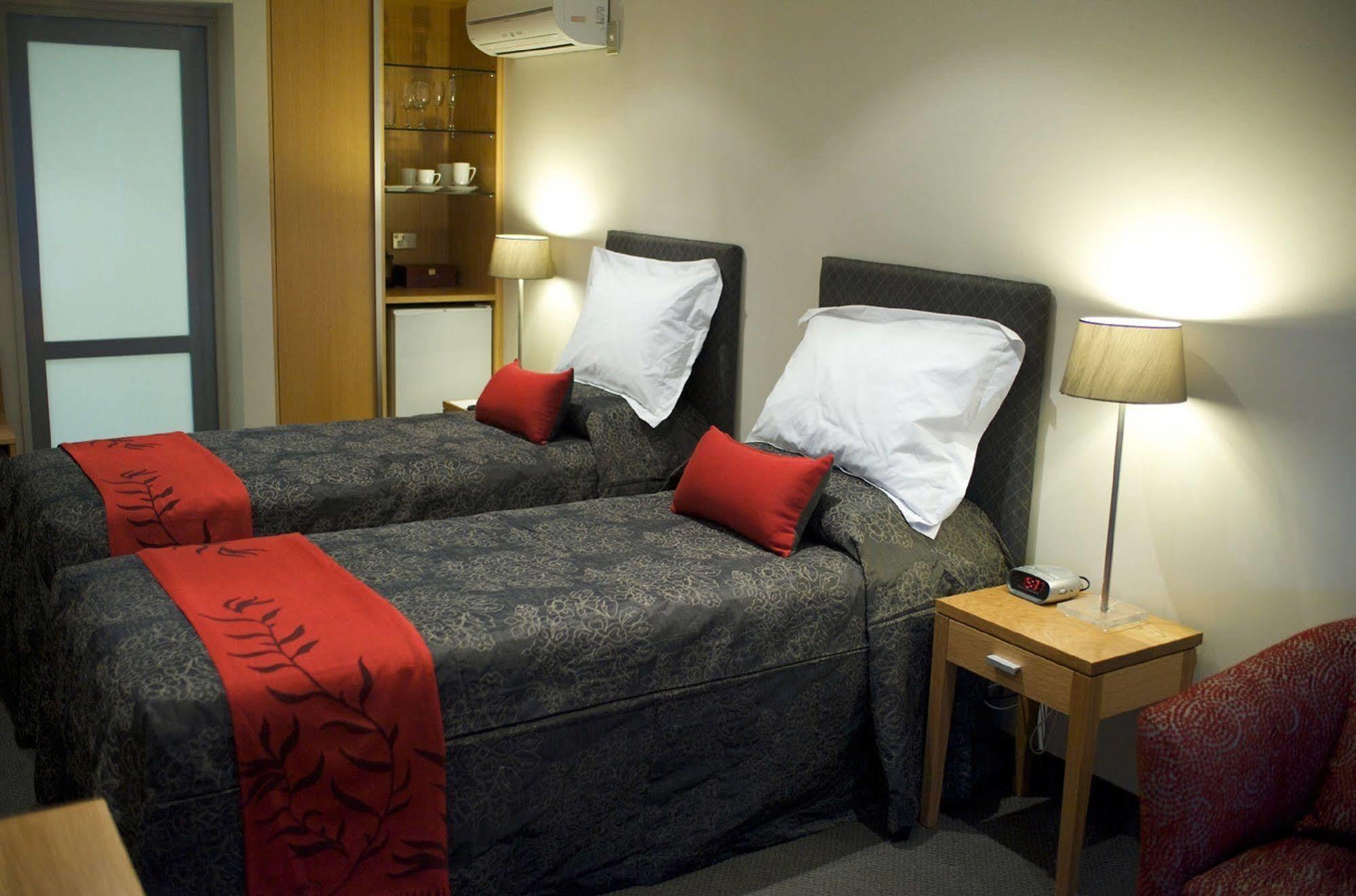 Wai Ora Lakeside Spa Resort Rotorua Phòng bức ảnh